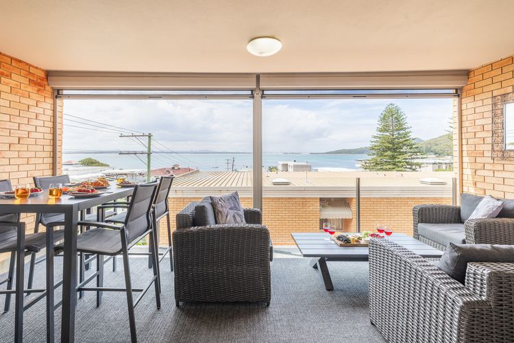 The Crest, 6/6-8 Tomaree Rd – Coastal Comfort & Bay Views – 100 metres to Shoal Bay Beach