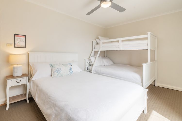 The Crest, 6/6-8 Tomaree Rd – Coastal Comfort & Bay Views – 100 metres to Shoal Bay Beach