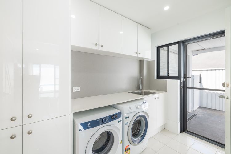 57 Tomaree Road House – Pool, Air-con, Wi-fi, Boat Parking