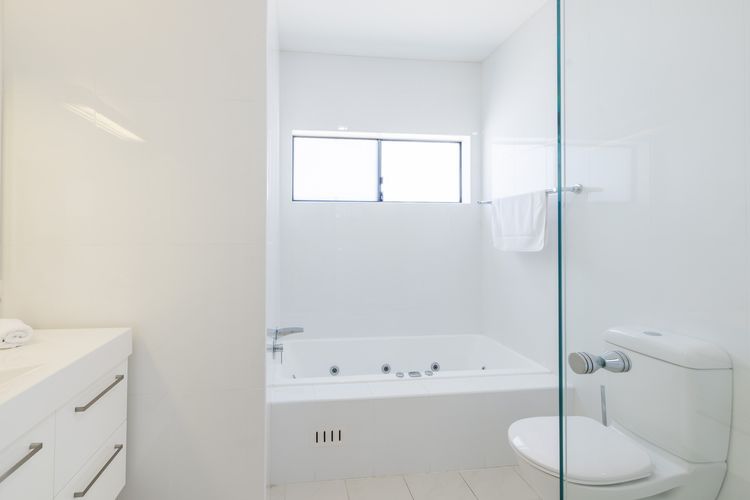 57 Tomaree Road House – Pool, Air-con, Wi-fi, Boat Parking