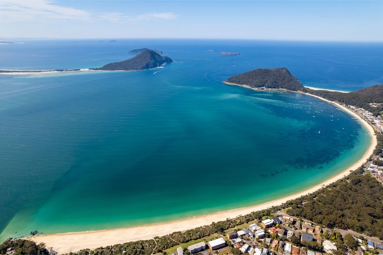 57 Tomaree Road House – Pool, Air-con, Wi-fi, Boat Parking