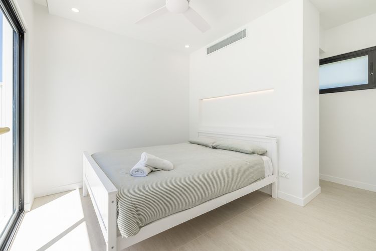 57 Tomaree Road Complex – House and Cabana with Pool, Linen, Air-con, Wi-fi, Boat Parking