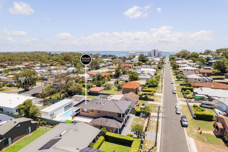 57 Tomaree Road Complex – House and Cabana with Pool, Air-con, Wi-fi, Boat Parking