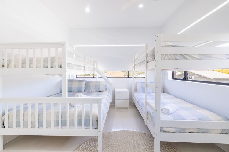 57 Tomaree Road Complex – House and Cabana with Pool, Air-con, Wi-fi, Boat Parking