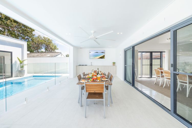 57 Tomaree Road Complex – House and Cabana with Pool, Air-con, Wi-fi, Boat Parking