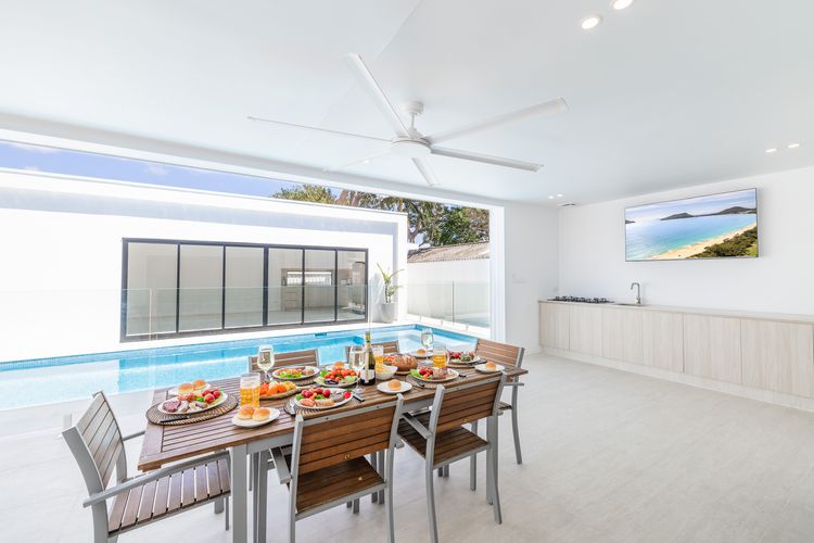 57 Tomaree Road Complex – House and Cabana with Pool, Air-con, Wi-fi, Boat Parking
