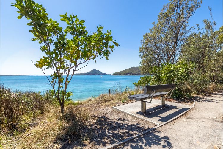 57 Tomaree Road Complex – House and Cabana with Pool, Air-con, Wi-fi, Boat Parking