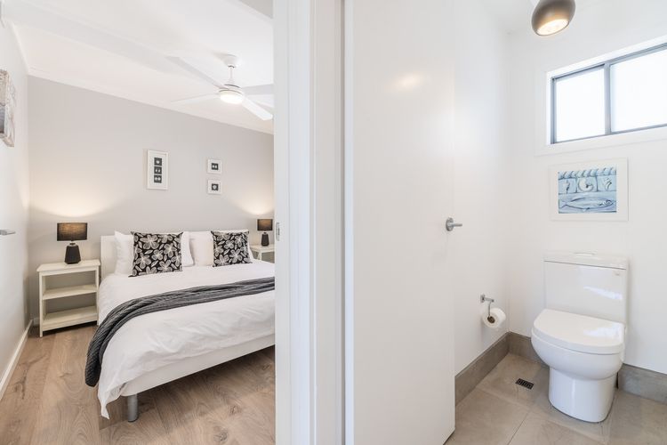 Belle Mer at the Bay, 86 Galoola Dr – Pool, Linen , Air Conditioning and Pet Friendly