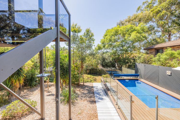 Belle Mer at the Bay, 86 Galoola Dr – Pool, Linen , Air Conditioning and Pet Friendly