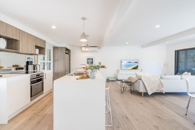 Belle Mer at the Bay, 86 Galoola Dr – Pool, Linen , Air Conditioning and Pet Friendly