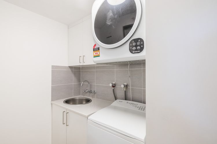 Belle Mer at the Bay, 86 Galoola Dr – Pool, Linen , Air Conditioning and Pet Friendly