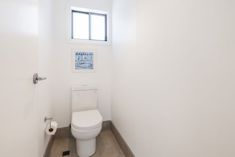 Belle Mer at the Bay, 86 Galoola Dr – Pool, Linen , Air Conditioning and Pet Friendly