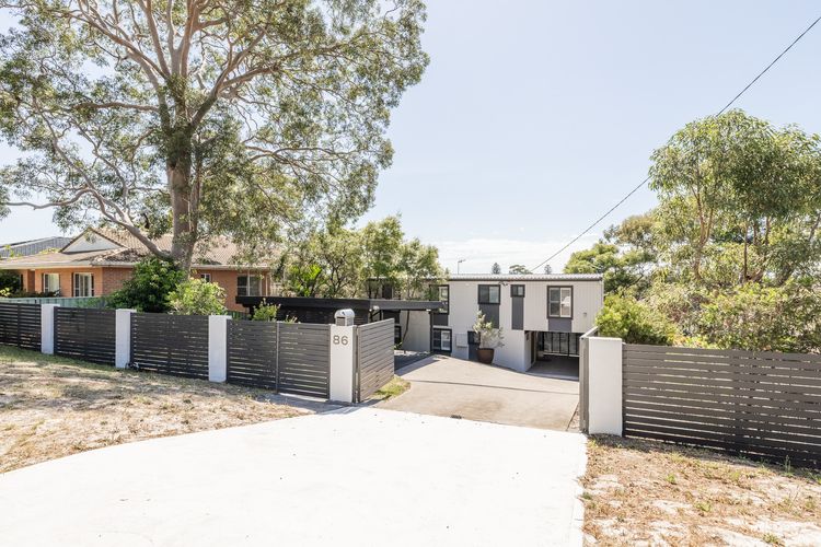 Belle Mer at the Bay, 86 Galoola Dr – Pool, Linen , Air Conditioning and Pet Friendly