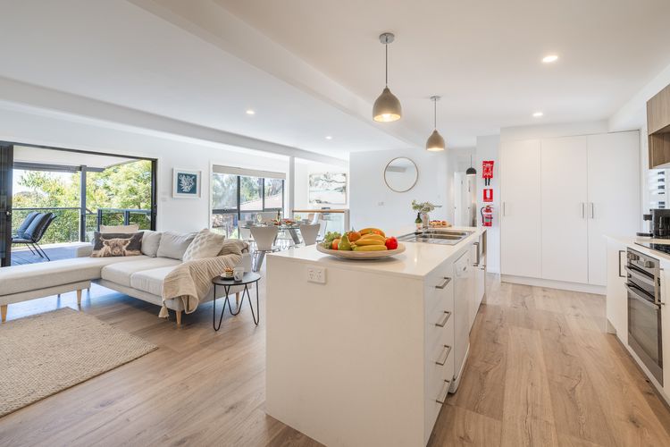 Belle Mer at the Bay, 86 Galoola Dr – Pool, Linen , Air Conditioning and Pet Friendly