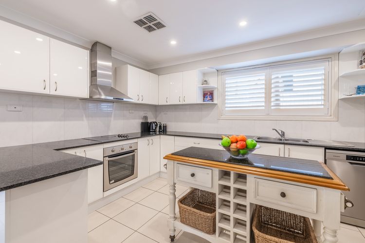 Seaview on Government, 58B Government Rd – Water Views, Air Con, Wi-Fi, Linen and Bed Making