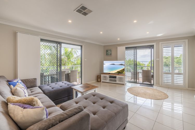 Seaview on Government, 58B Government Rd – Water Views, Air Con, Wi-Fi, Linen and Bed Making