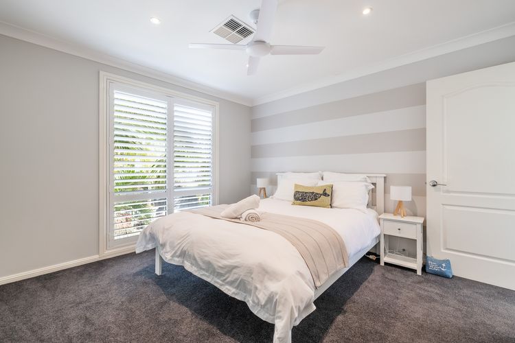 Seaview on Government, 58B Government Rd – Water Views, Air Con, Wi-Fi, Linen and Bed Making