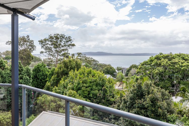 Seaview on Government, 58B Government Rd – Water Views, Air Con, Wi-Fi, Linen and Bed Making