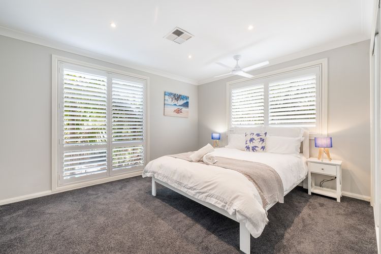 Seaview on Government, 58B Government Rd – Water Views, Air Con, Wi-Fi, Linen and Bed Making