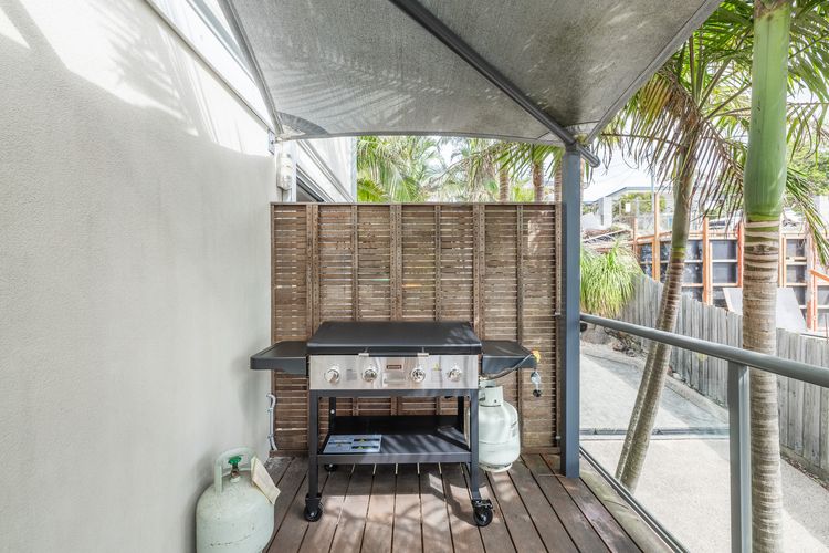 Seaview on Government, 58B Government Rd – Water Views, Air Con, Wi-Fi, Linen and Bed Making