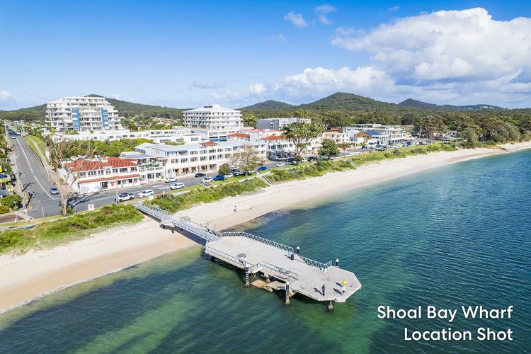 The Shoal, 407/6-8 Bullecourt St – linen, lift and 2 minutes to the water and shops