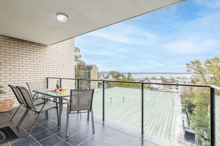 Sunset Towers, 12/25 Donald St – Linen, Air Con, WiFi, Views