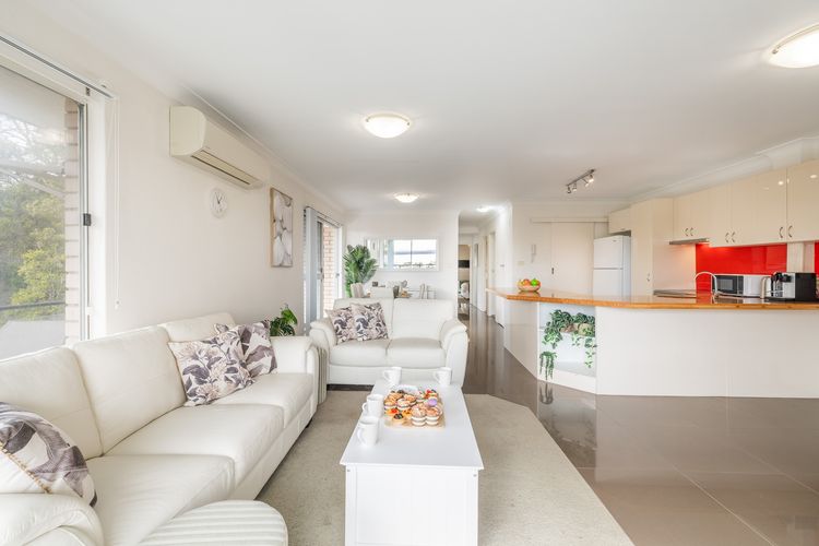 Sunset Towers, 12/25 Donald St – Linen, Air Con, WiFi, Views
