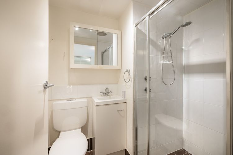 Sunset Towers, 12/25 Donald St – Linen, Air Con, WiFi, Views