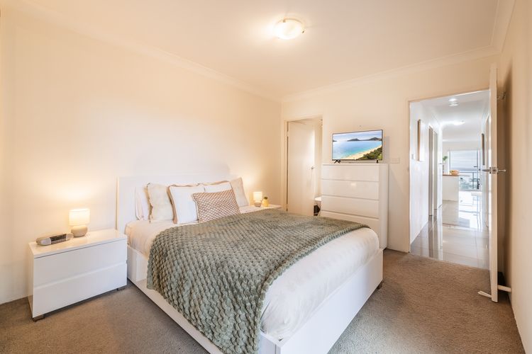 Sunset Towers, 12/25 Donald St – Linen, Air Con, WiFi, Views