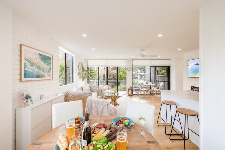 Villa Ellisa, 3/10 Columbia Close – Wi-Fi , parking and close to waterfront