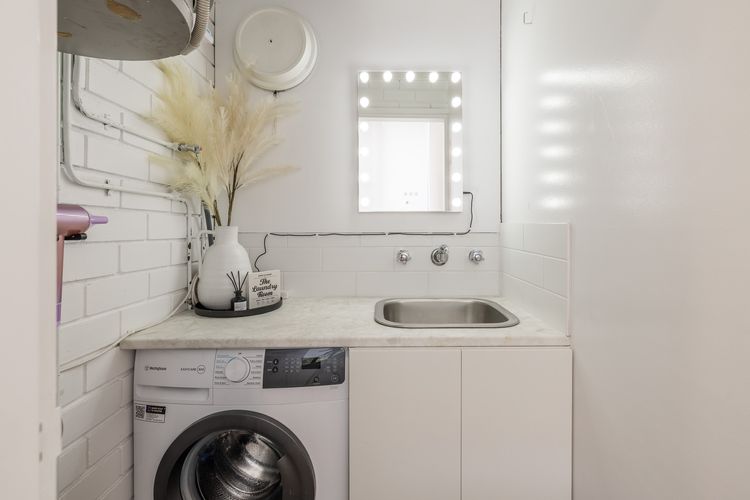 Villa Ellisa, 3/10 Columbia Close – Wi-Fi , parking and close to waterfront