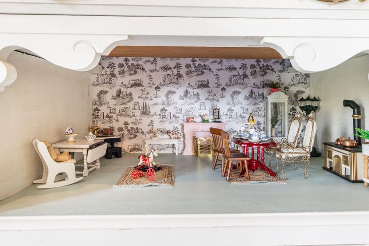 Dei Gratia High Tea House, 11A Loch Goyle Dr, Woodville – a quirky retreat with linen, aircon and Wi-Fi