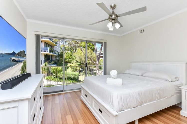 Yarramundi, 15/47 Magnus St – views, WiFI, Air Con and Linen