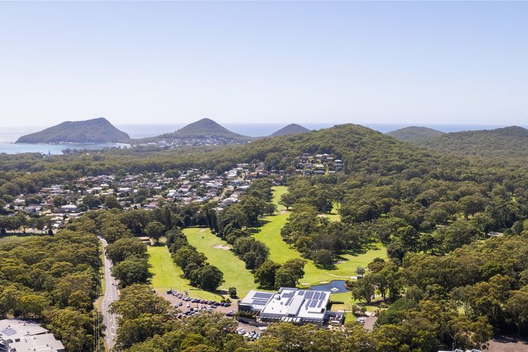 Yarramundi, 15/47 Magnus St – views, WiFI, Air Con and Linen