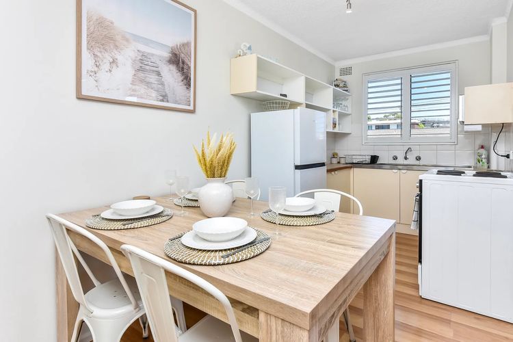 Yarramundi, 15/47 Magnus St – views, WiFI, Air Con and Linen
