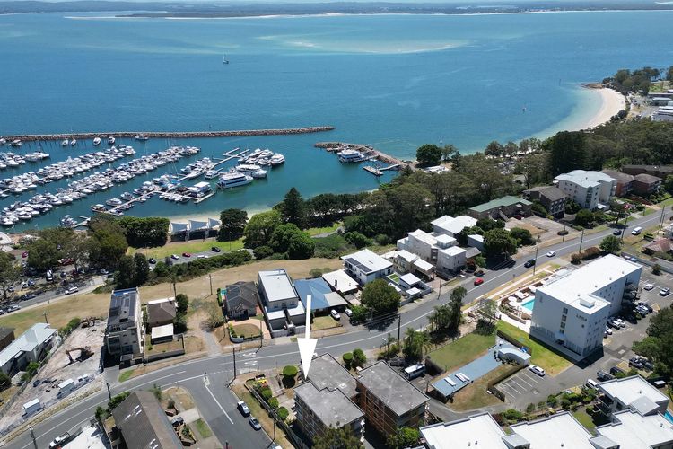 Yarramundi, 15/47 Magnus St – views, WiFI, Air Con and Linen