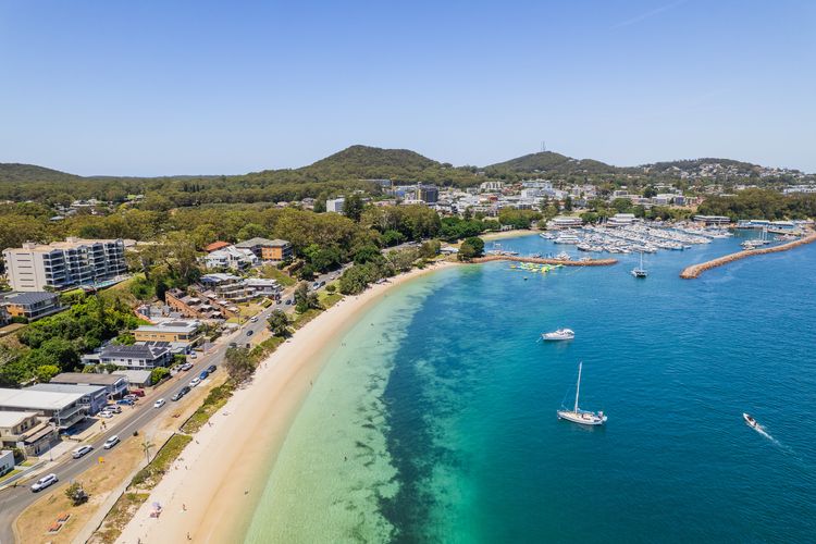 Yarramundi, 15/47 Magnus St – views, WiFI, Air Con and Linen