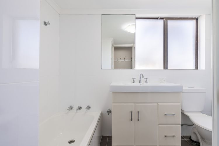 The Dunes, 5/38 Marine Dr – pool, tennis court, Wi-Fi