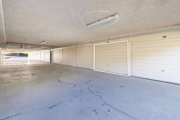 The Dunes, 5/38 Marine Dr – pool, tennis court, Wi-Fi