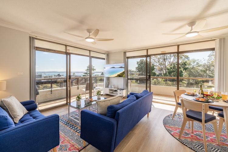The Commodore, 5/9-11 Donald St – water views, air con, WiFi