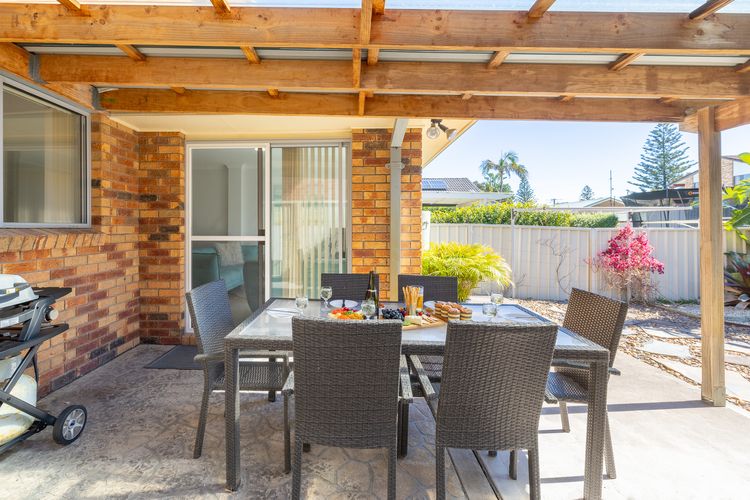 Felicita on Fitzroy, 2/14 Fitzroy St – Wi-Fi , Air Con , 250 metres to the waters edge
