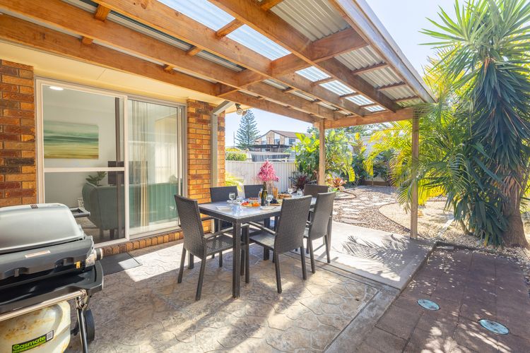 Felicita on Fitzroy, 2/14 Fitzroy St – Wi-Fi , Air Con , 250 metres to the waters edge
