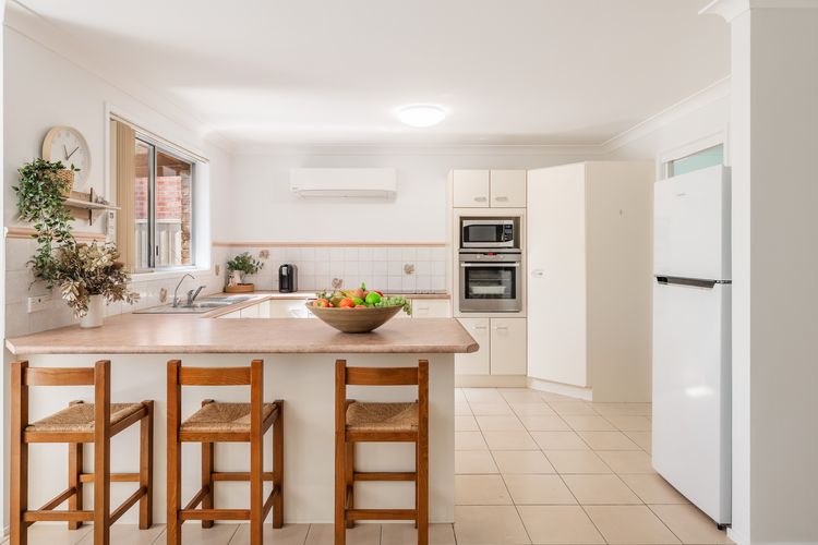 Felicita on Fitzroy, 2/14 Fitzroy St – Wi-Fi , Air Con , 250 metres to the waters edge