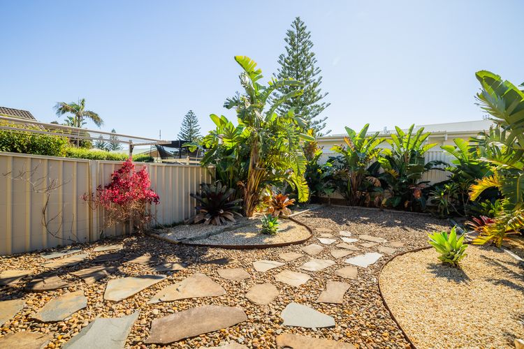 Felicita on Fitzroy, 2/14 Fitzroy St – Wi-Fi , Air Con , 250 metres to the waters edge
