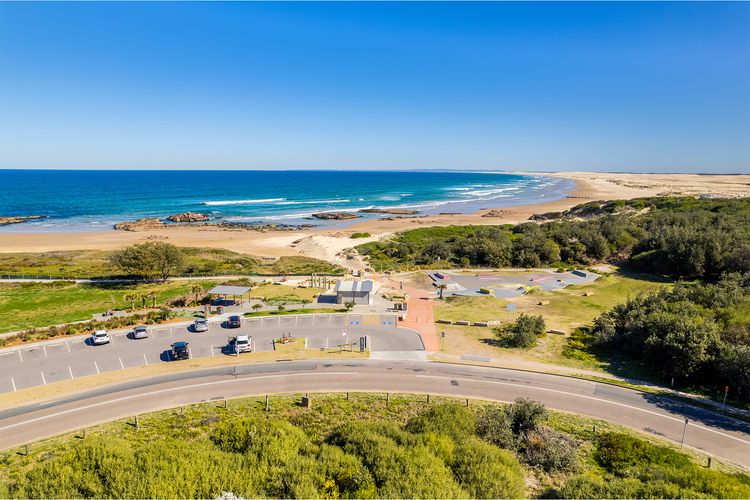 Felicita on Fitzroy, 2/14 Fitzroy St – Wi-Fi , Air Con , 250 metres to the waters edge
