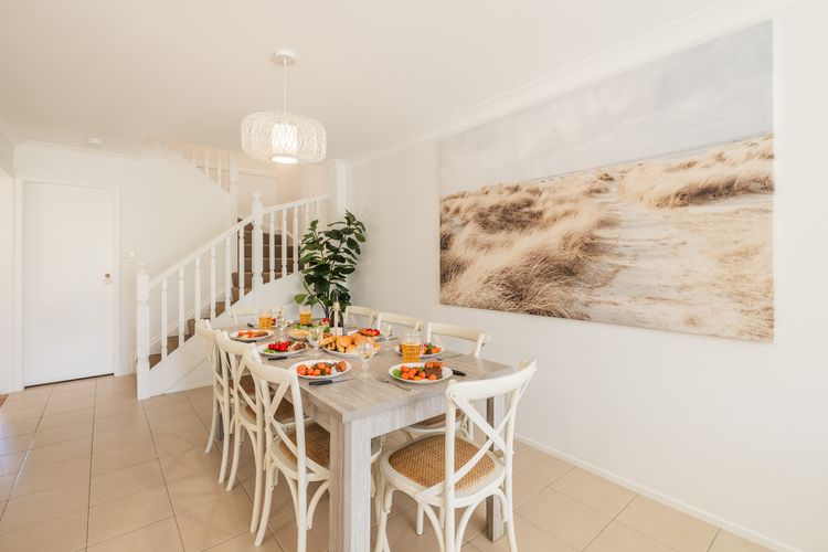 Felicita on Fitzroy, 2/14 Fitzroy St – Wi-Fi , Air Con , 250 metres to the waters edge
