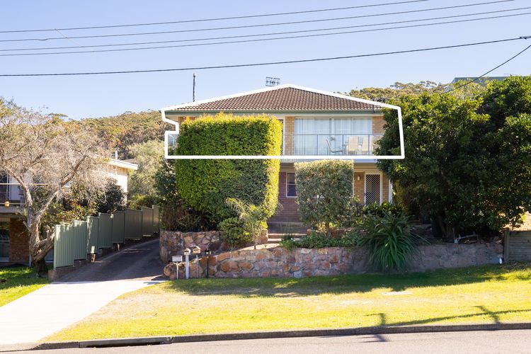 Sunset Shores 1 Surf Air , 24 Marine Dr – air con , Wi-Fi, across to the beach