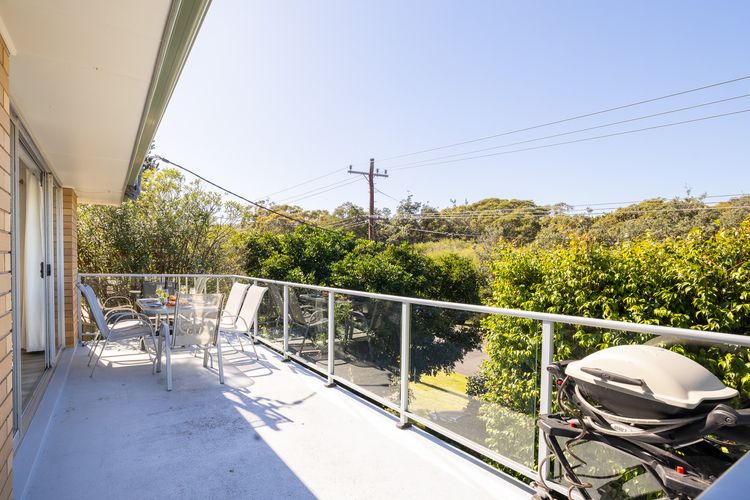 Sunset Shores 1 Surf Air , 24 Marine Dr – air con , Wi-Fi, across to the beach