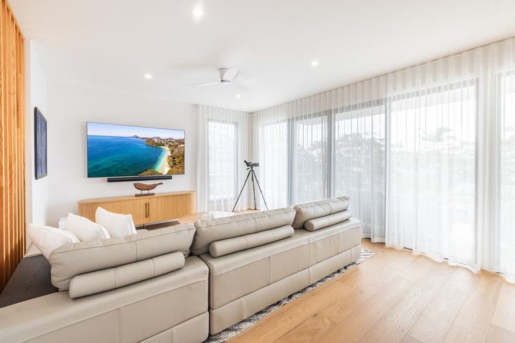 Gloucester Escape, 37a Gloucester St – stunning duplex with fabulous water views