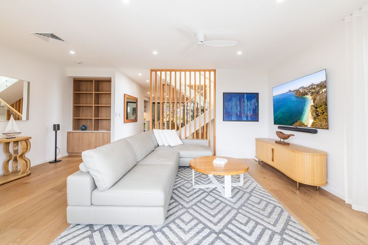 Gloucester Escape, 37a Gloucester St – stunning duplex with fabulous water views